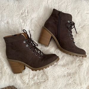 Never worn brown fur booties